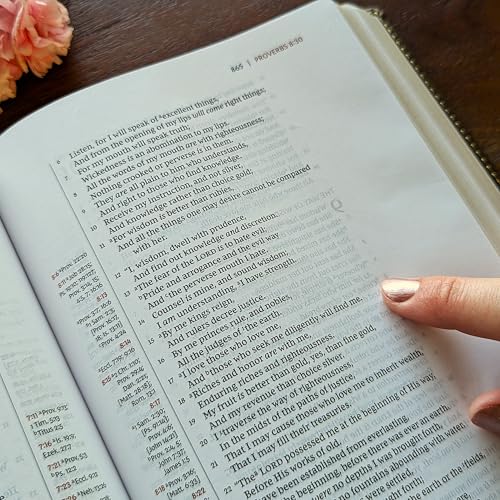 Personalized NKJV Bible, Custom Holy Bible, New King James Version (Wreath Family Name) - style: Wreath Family Name