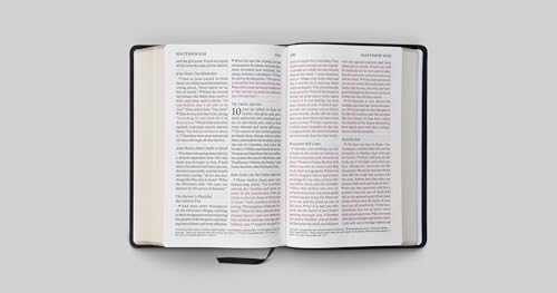 ESV Giant Print Personal Size Bible, Red Letter (Genuine Leather, Black): Holy Bible, English Standard Version