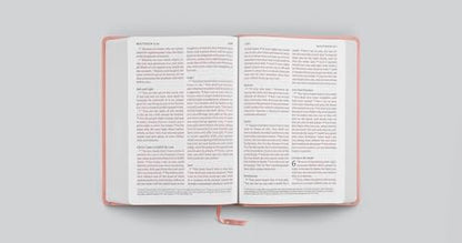 ESV Giant Print Bible, Red Letter (TruTone, Pink, Fleur-de-lis Design): Holy Bible, English Standard Version