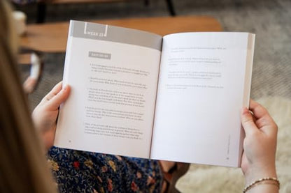 The Bible Recap Discussion Guide: Weekly Questions for Group Conversation on the Entire Bible (Companion Group and Leader's Guide for Reading Scripture Together)