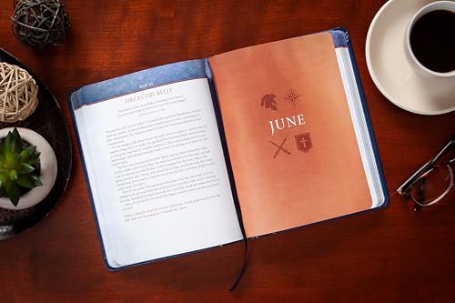 Daily Wisdom for Men: A 365-Day Devotional – Encouragement to Be a Man of Integrity, Strength, and Wisdom Every Day