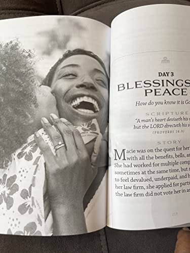 Women of Color Daily Devotional Fall #2 Edition