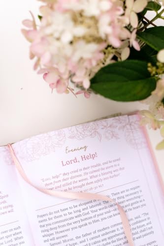 Daily Devotions for Women Morning and Evening Edition: 6 Months of Bible Wisdom