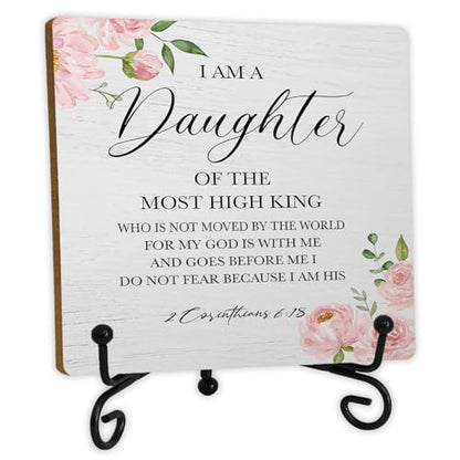 Christian Wooden Desk Sign, I Am a Daughter of the King Bible Verse Religious Wood Plaque With Stand for Girls Room Dorm Nursery Bedroom Home Desk Tabletop Shelf Decor