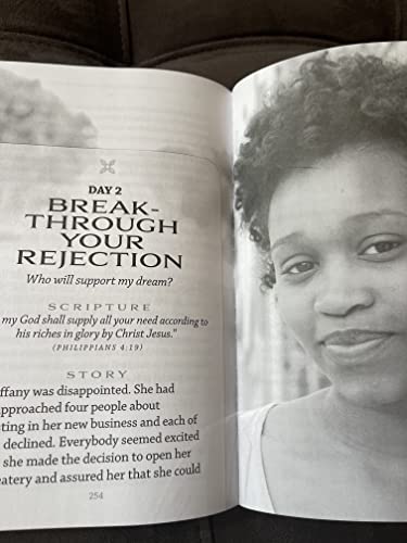 Women of Color Daily Devotional Fall #2 Edition