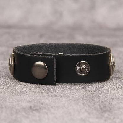Jeilwiy Punk Rock Gothic Black Rivet Leather Spiked Necklace Collar Neckband Leather Choker Necklace for Women Mom Gifts Adjustable - color: Gothic Bracelet Black
