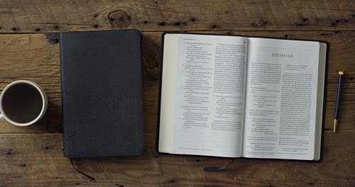ESV Large Print Thinline Bible (Genuine Leather, Black): Holy Bible, English Standard Version