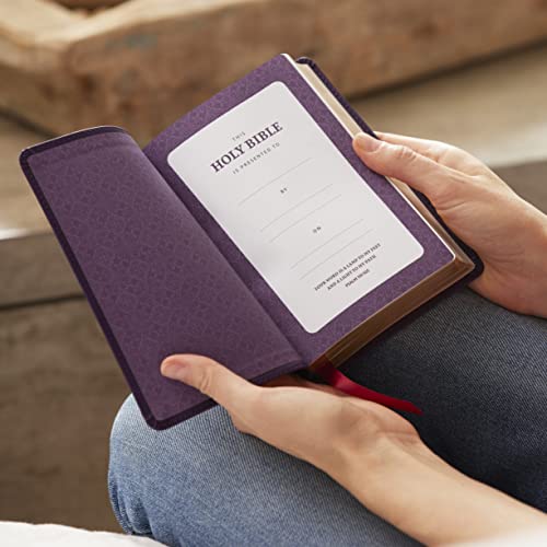 NKJV Compact Paragraph-Style Bible w/ 43,000 Cross References, Purple Leathersoft Zipper Closure, Red Letter, Comfort Print: Holy Bible, New King James Version: Holy Bible, New King James Version
