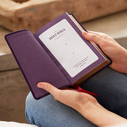NKJV Compact Paragraph-Style Bible w/ 43,000 Cross References, Purple Leathersoft Zipper Closure, Red Letter, Comfort Print: Holy Bible, New King James Version: Holy Bible, New King James Version