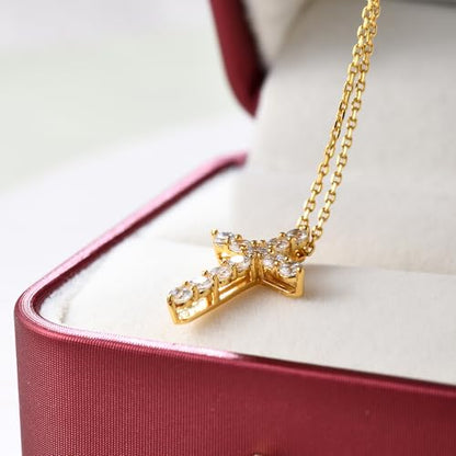 14K Gold Cross Necklace for Women, Dainty Cross Pendant with moissanite,Luxurious Christian Religious Fine Jewelry, Lightweight Dainty 14K Gold Chain Necklace for Women，Versatile for All Occasions - color: Luxurious Cross Pendant Necklace