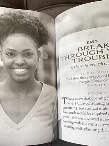 Women of Color Daily Devotional Fall #2 Edition