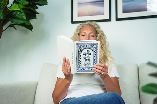 Bible Study Journal for Women: A Keepsake Notebook for Scripture Study, Verse Memorization, and Inspiration (Deluxe Journal) (Records of Faith)