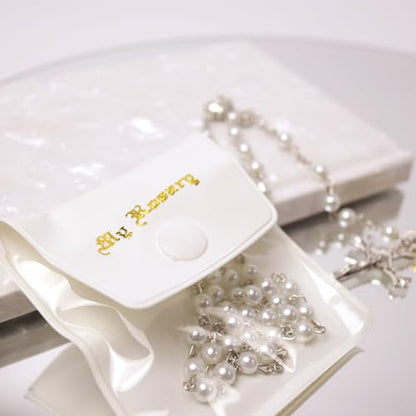 Needzo Timeless White First Communion Boxed Set – The Lord’s Supper Essentials, Scapular, Pin, Rosary, For Ages 15+, Booklet & Pouch