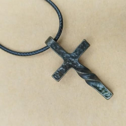 Handmade Cross Necklace, Retro Cross Necklace Steel Classic Twisted Cross Pendant Necklace,Long Leather Rope Necklace Jewelry,for Men Women Gifts (1PCS)