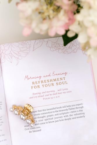 Daily Devotions for Women Morning and Evening Edition: 6 Months of Bible Wisdom