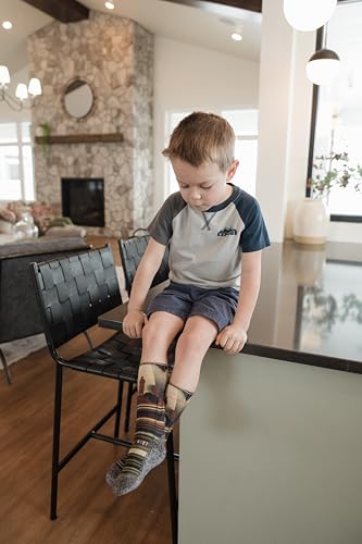Bible Verse Socks for Kids, Christian Scripture Crew Socks, Faith Gift - color: Daniel and Lions
