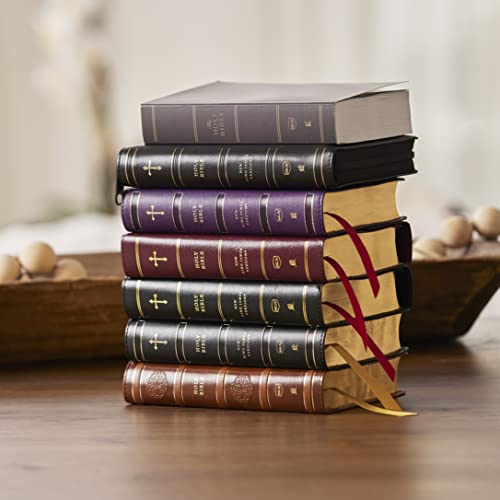 NKJV Compact Paragraph-Style Bible w/ 43,000 Cross References, Purple Leathersoft Zipper Closure, Red Letter, Comfort Print: Holy Bible, New King James Version: Holy Bible, New King James Version