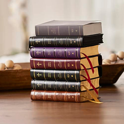 NKJV Compact Paragraph-Style Bible w/ 43,000 Cross References, Purple Leathersoft Zipper Closure, Red Letter, Comfort Print: Holy Bible, New King James Version: Holy Bible, New King James Version