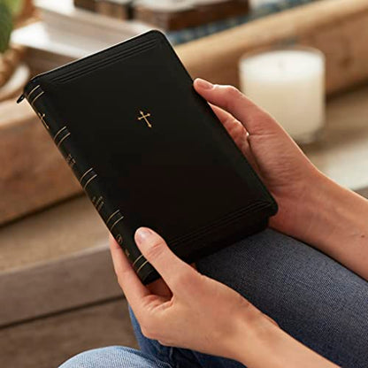 NKJV Compact Paragraph-Style Bible w/ 43,000 Cross References, Black Leathersoft Zipper Closure, Red Letter, Comfort Print: Holy Bible, New King James Version: Holy Bible, New King James Version