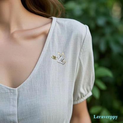 Enamel Pin,Peace Dove With Olive Branch Lapel Pin,Cute Bird Badge,Love And Peace Brooch,Decor DIY,Denim Jacket Canvas Bag Backpack Accessory,Gift For Make Up Over Fight,Partners,Wife,Teens