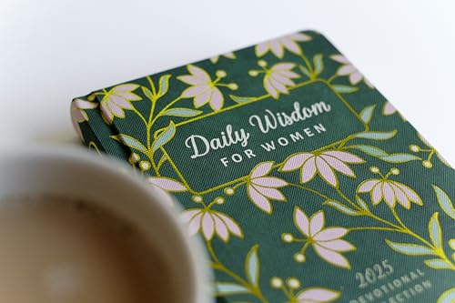 Daily Wisdom for Women 2025 Devotional Collection (Daily Wisdom - Annual Edition)