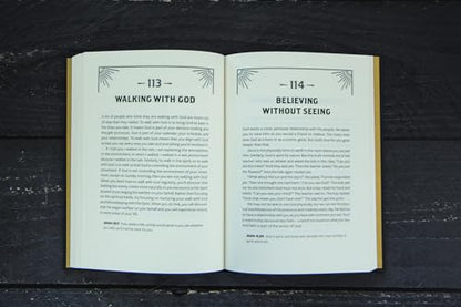 Fighting the Good Fight Devotional for Men: Daily Inspiration to Stand Strong in Faith