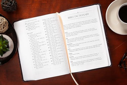 The Passion Translation New Testament (2020 Edition) Giant Print Plum: With Psalms, Proverbs, and Song of Songs – A Modern, Easy-to-Read Bible