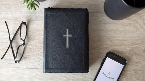 NLT Compact Giant Print Zipper Bible, Filament Enabled (LeatherLike, Black Cross, Red Letter)