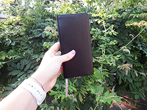 NIV, Pocket Thinline Bible, Bonded Leather, Black, Red Letter, Comfort Print