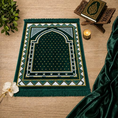 Velvet Muslim Prayer Mat Set, Soft Salah Rug, Islamic Gift for Men & Women (Green) - color: Green
