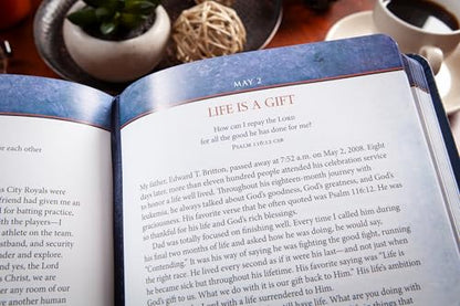 Daily Wisdom for Men: A 365-Day Devotional – Encouragement to Be a Man of Integrity, Strength, and Wisdom Every Day