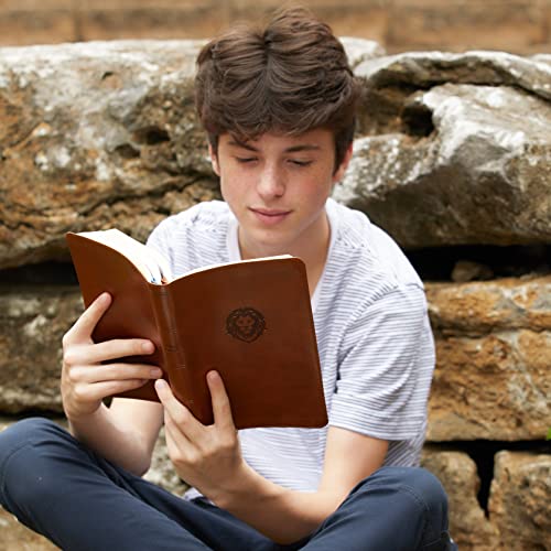 NKJV, Thinline Bible Youth Edition, Leathersoft, Brown, Red Letter, Comfort Print: Holy Bible, New King James Version