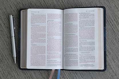 NIV, Thinline Bible, Compact, Leathersoft, Blue Floral, Red Letter, Comfort Print