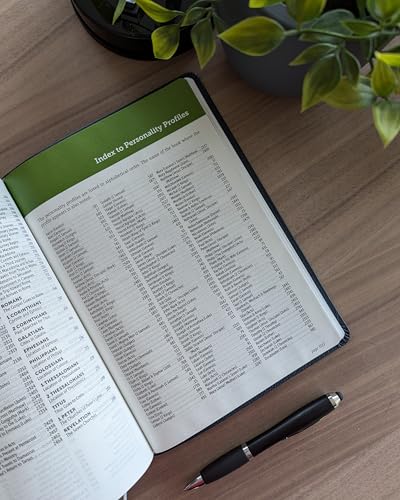 NLT Life Application Study Bible, Third Edition, Large Print (Genuine Leather, Navy Blue, Red Letter)