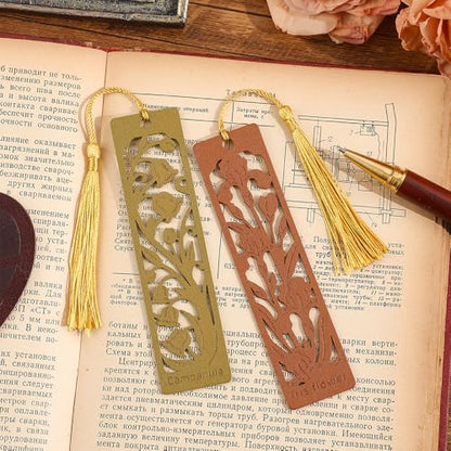 icceemee 2pcs Wooden Bookmarks with Iris & Bluebell Floral Design - Nature Themed Book Markers for Women, Men, Readers - Unique Gift for Book Lovers - style: Iris & Bluebell