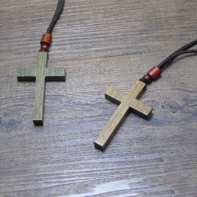 COLORFUL BLING Natural Wooden Catholic Rosaries Wood Crucifix Prayer Beads Pendant Necklace Prayer Jesus Religious Cross Rosary Necklace Handmade Jewelry - color: single green
