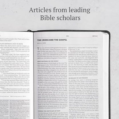 CSB Everyday Study Bible, Black LeatherTouch, Black Letter, Study Notes, Illustrations, Aricles, Easy-to-Carry, Easy-to-Read Bible Serif Type