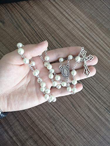 Rnivida Catholic Pearl Beads Rosary Necklace Metal Beaded Miraculous Medal & Cross Rosary for Women - color: Pearl
