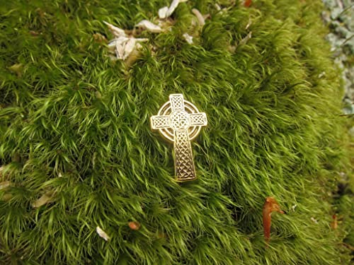 Jim Clift Design Celtic Cross Gold Lapel Pin