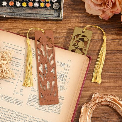icceemee 2pcs Wooden Bookmarks with Iris & Bluebell Floral Design - Nature Themed Book Markers for Women, Men, Readers - Unique Gift for Book Lovers - style: Iris & Bluebell