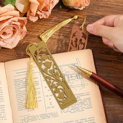icceemee 2pcs Wooden Bookmarks with Iris & Bluebell Floral Design - Nature Themed Book Markers for Women, Men, Readers - Unique Gift for Book Lovers - style: Iris & Bluebell