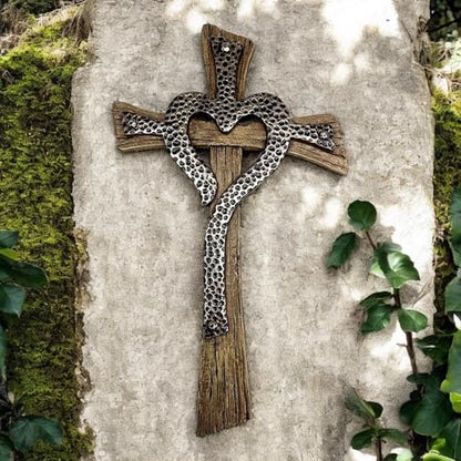 Rustic Resin Heart Cross Wall Decor – 12 1/2” Faux Wood and Hammered Metal Look Religious Wall Cross – Christian Home Decor Symbolizing Love and Faith – Farmhouse Style Wall Hanging Jesus Art Sculpture