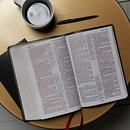 KJV Holy Bible: Giant Print with 53,000 Cross References, Deluxe Black Leathersoft, Red Letter, Comfort Print: King James Version