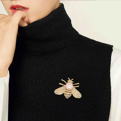 Honey Bee Brooches Crystal Insect Themed Bee Brooch Animal Fashion Shell Pearl Brooch Pin Gold Tone - color: Pink pearl