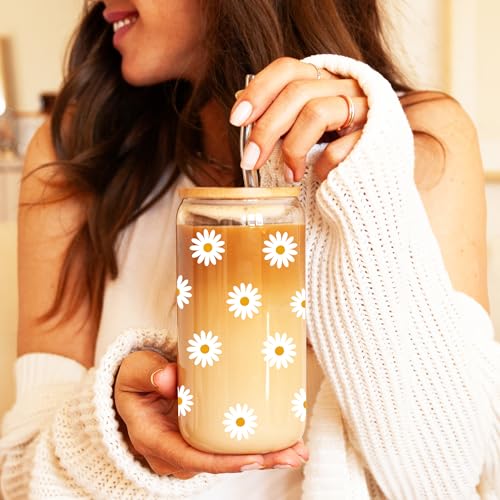 Cute Glass Cups with Lids and Straws, Daisy Flower Iced Coffee Smoothie Matcha Cup Tumbler Christmas Birthday Gifts for Women Sister Friend Her Preppy Teenage Girls Teen Girl Gifts Trendy Stuff Things