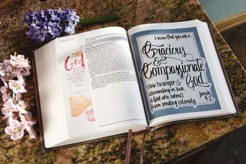 NIV, Beautiful Word Bible, Updated Edition, Peel/Stick Bible Tabs, Leathersoft, Brown/Pink, Red Letter, Comfort Print: 600+ Full-Color Illustrated Verses