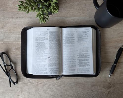 NLT Compact Giant Print Zipper Bible, Filament Enabled (LeatherLike, Black Cross, Red Letter)