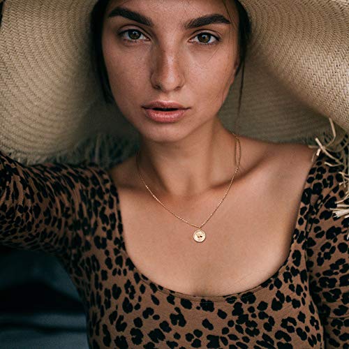 VACRONA Coin Necklace 18k Gold Plated Vintage Textured Medallion Coin Pendant Round Circle Disk Dainty Necklace for Women - color: Queen