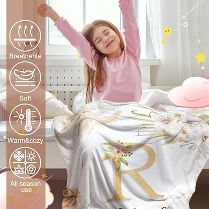Personalized Floral Blanket for Girls with Name - color: Floral Name-b