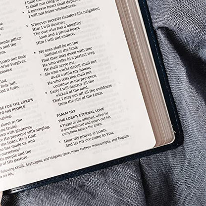 NKJV, Value Thinline Bible, Large Print, Charcoal Leathersoft, Red Letter, Comfort Print: Holy Bible, New King James Version